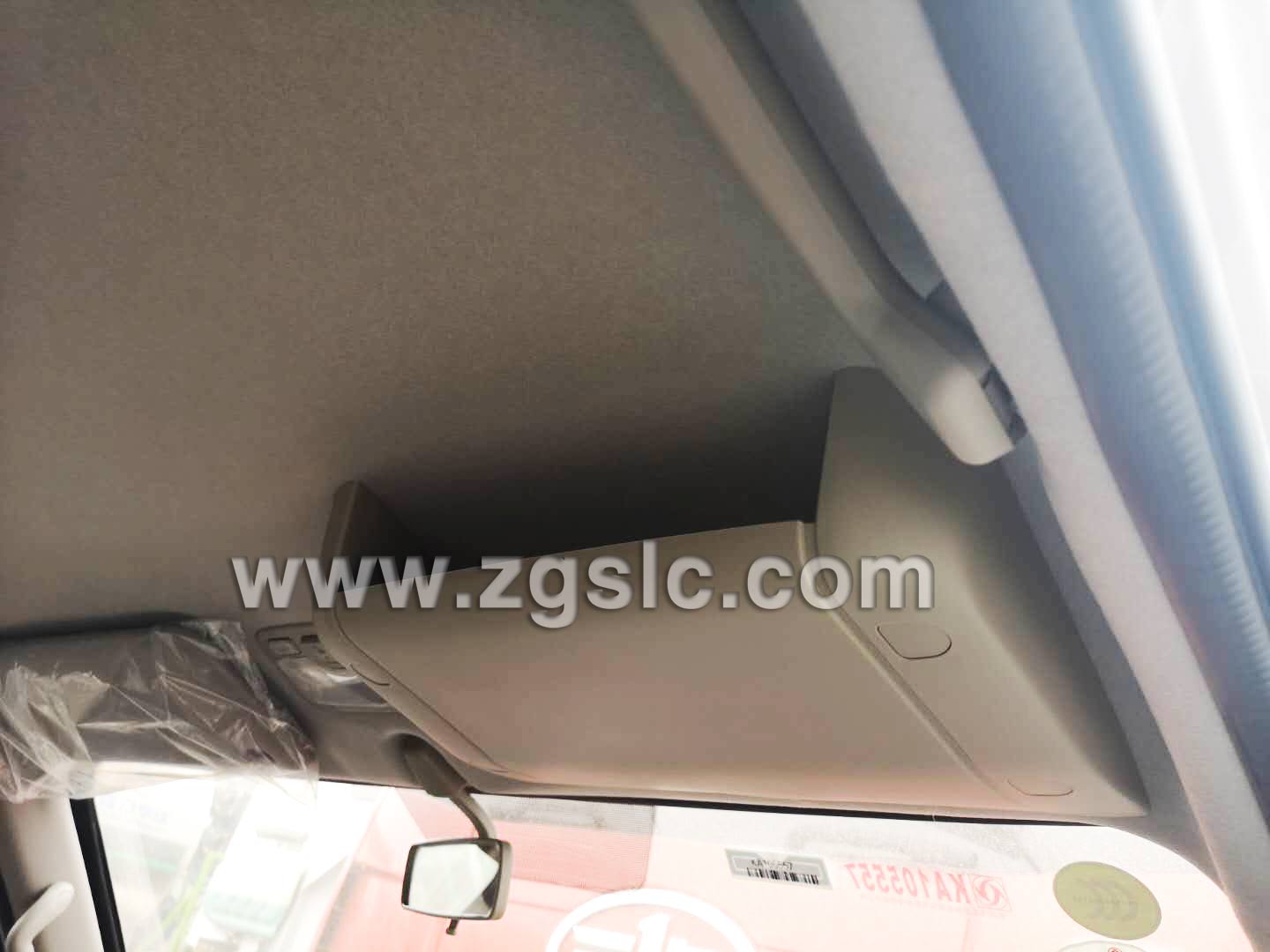 東風途逸易燃氣體廂式運輸車(國五)