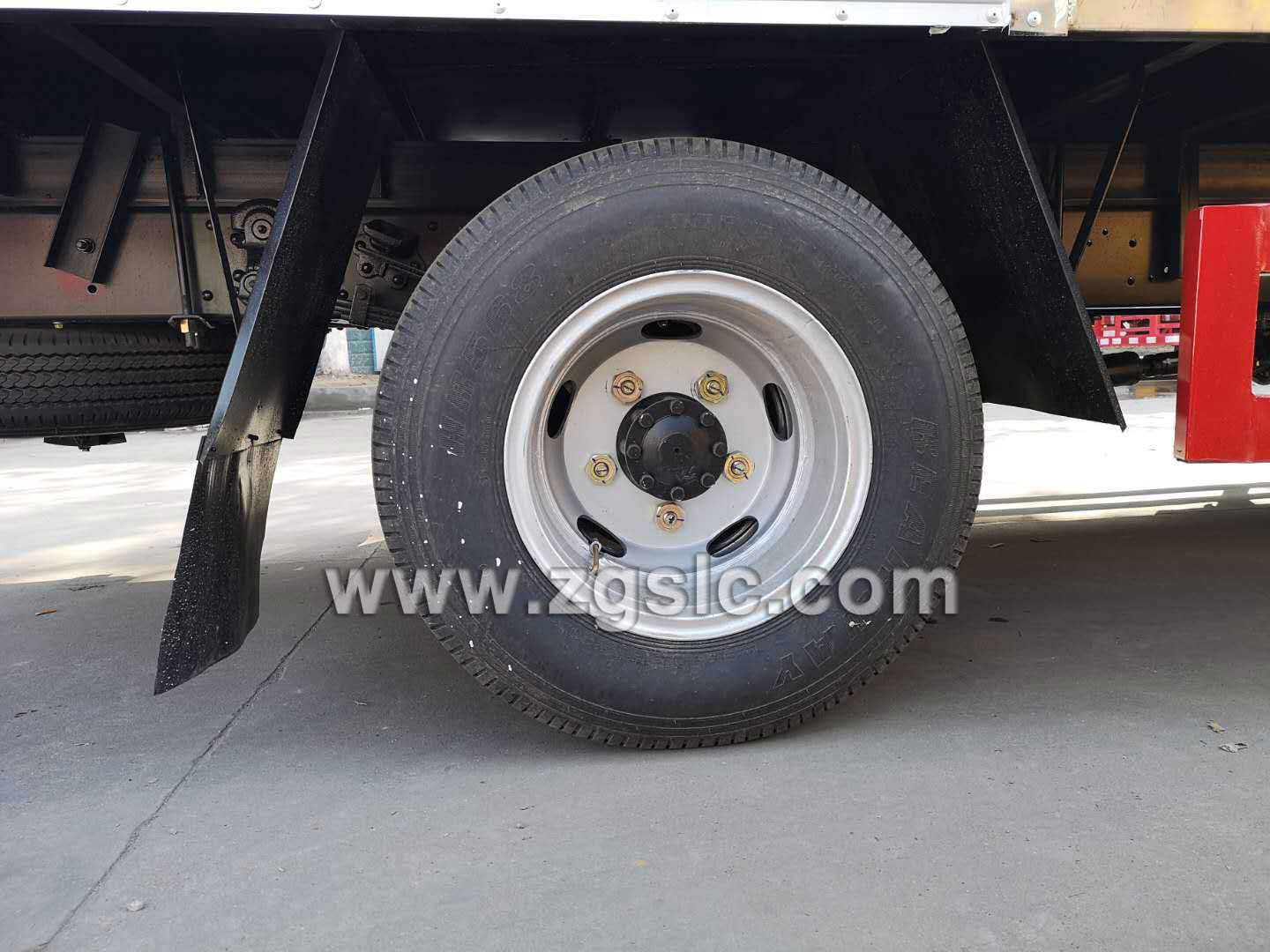 東風(fēng)小多利卡爆破器材運(yùn)輸車(國五)