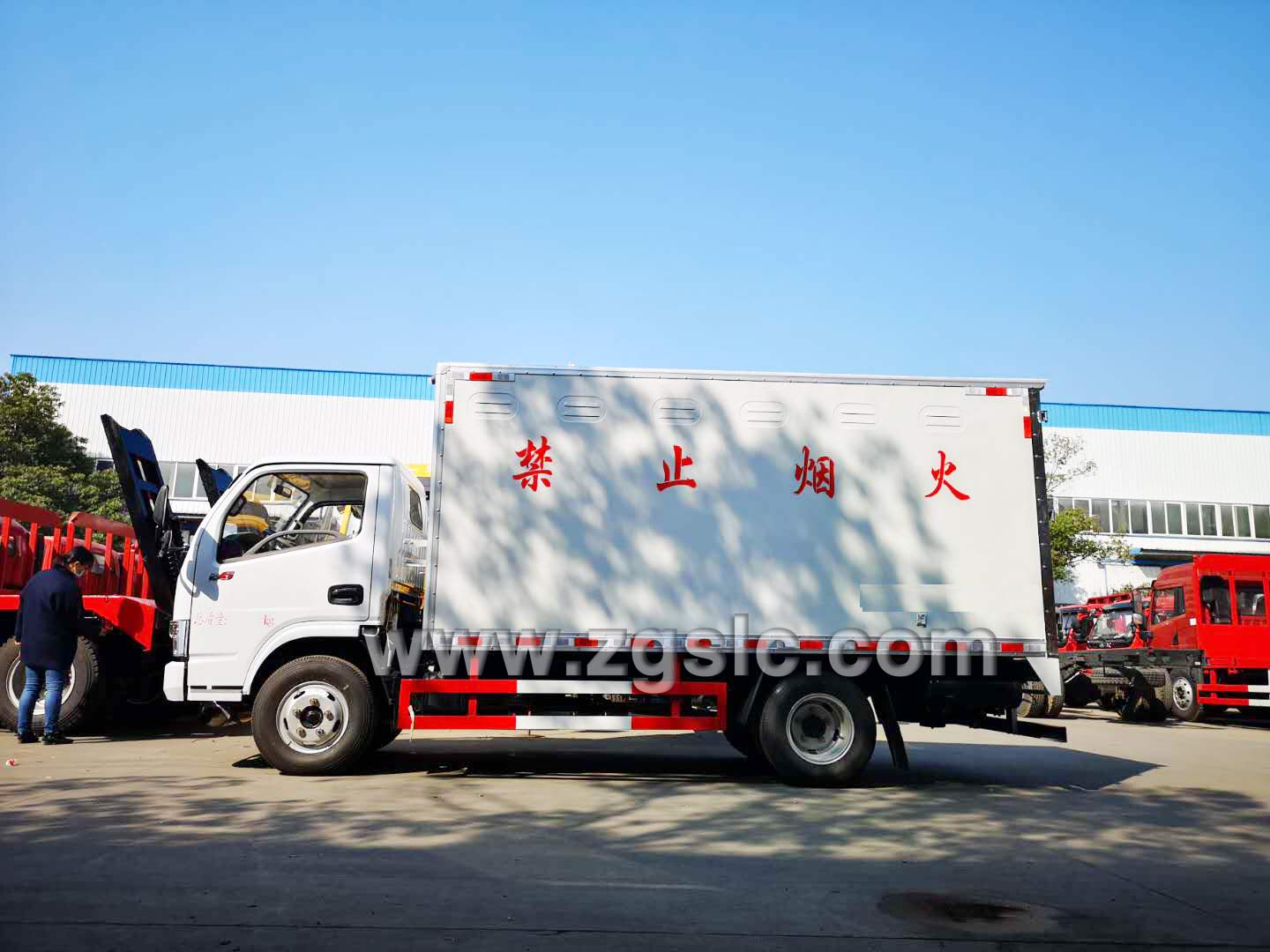 東風(fēng)小多利卡爆破器材運(yùn)輸車(國五)