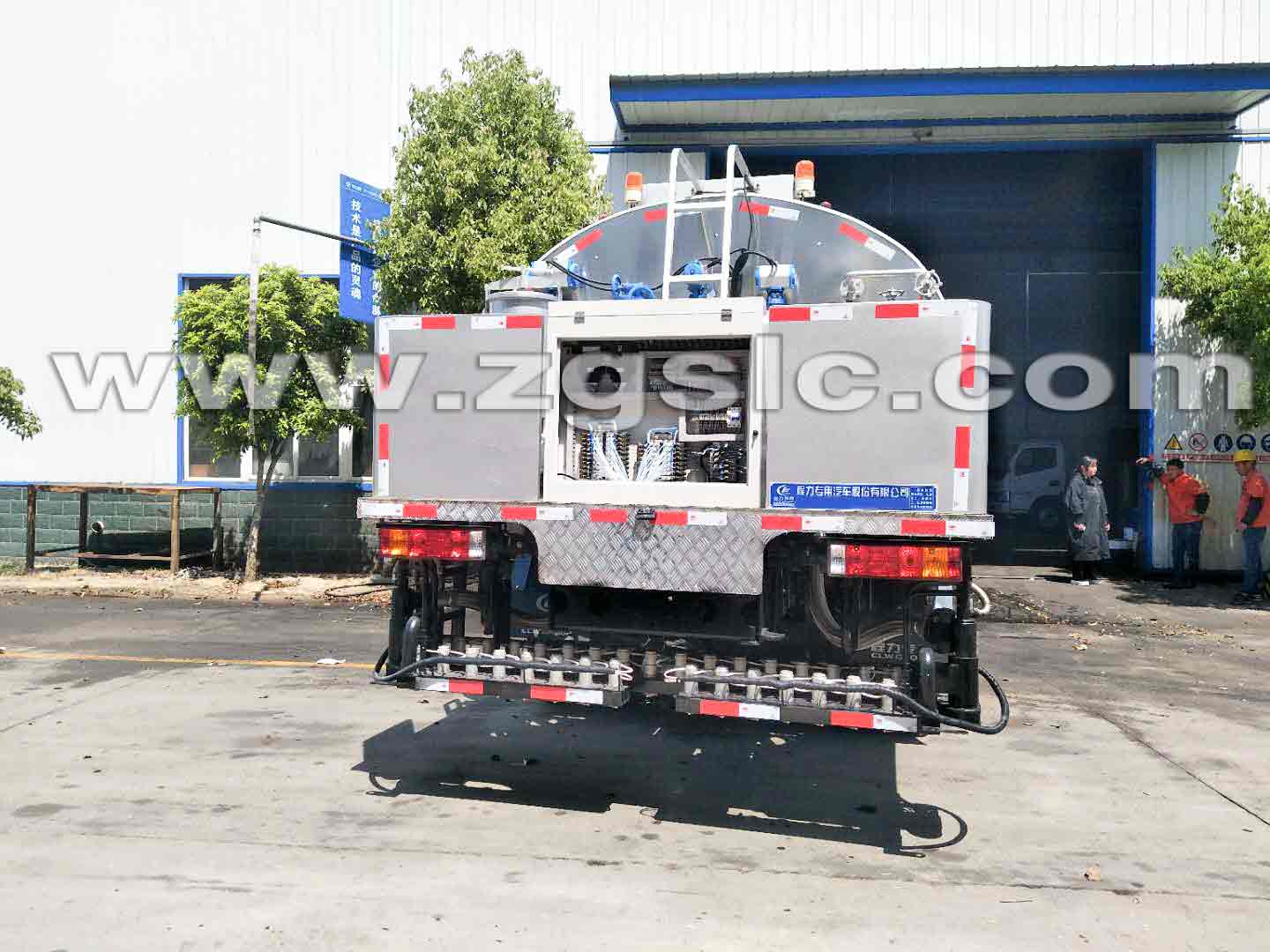 陜汽軒德瀝青灑布車(國五)