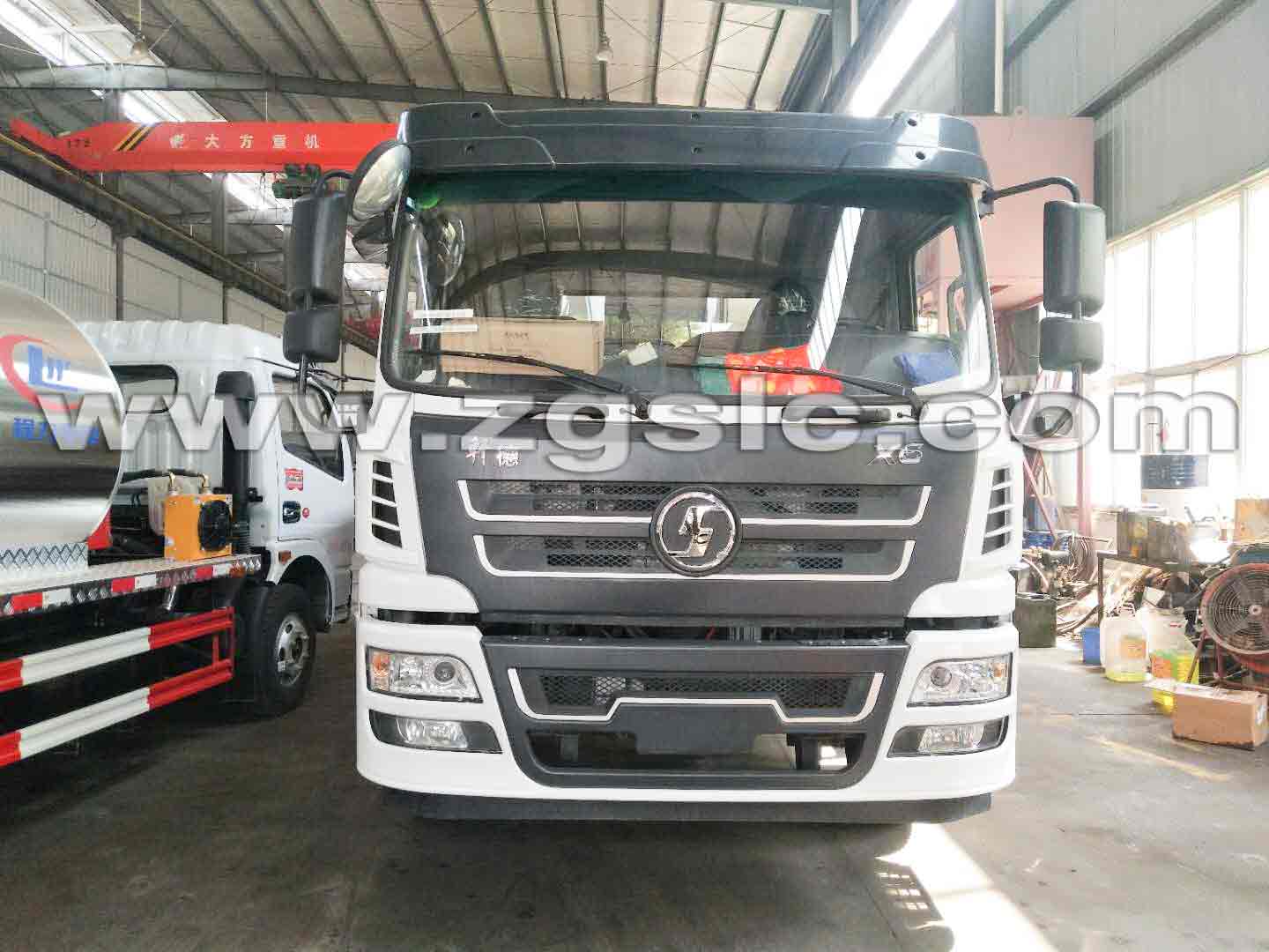陜汽軒德瀝青灑布車(國五)