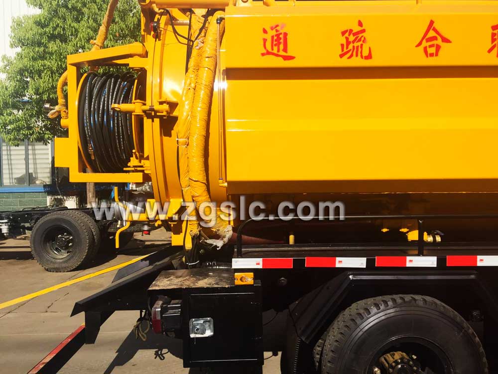 湖北程力東風大多利卡清洗吸污車(國五)