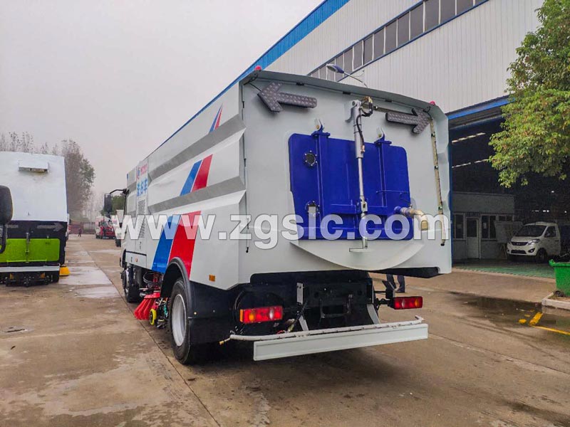 東風天錦洗掃路多功能車（國五）-廠家質量