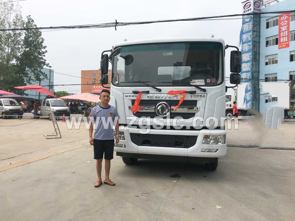 2019/08/12 岳陽(yáng)宋總在湖北程力集團(tuán)訂購(gòu)東風(fēng)D9灑水車(chē)一臺(tái)，單號(hào)30628/74022