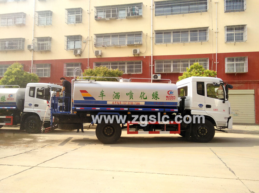 程力專用汽車有限公司東風(fēng)專底灑水車價格廠家
