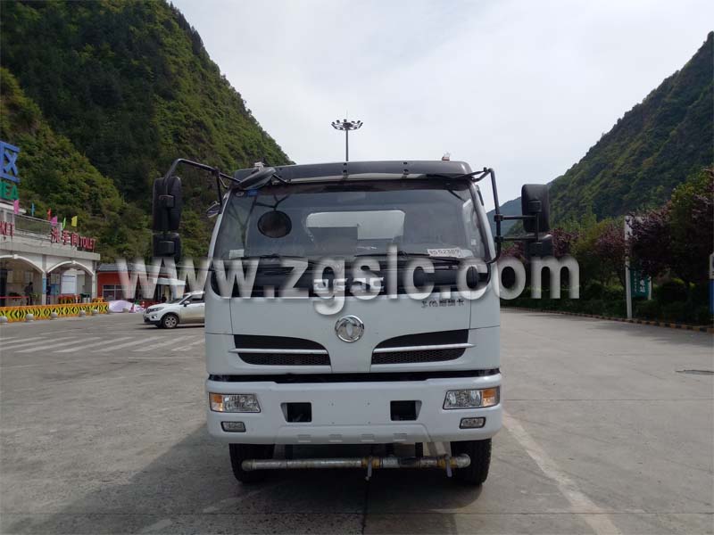 程力集團東風福瑞卡多功能綠化灑水車.jpg