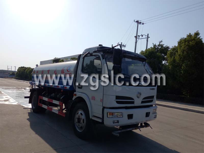 程力集團東風福瑞卡多功能綠化灑水車.jpg