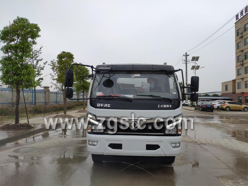 程力集團東風福瑞卡多功能綠化灑水車.jpg