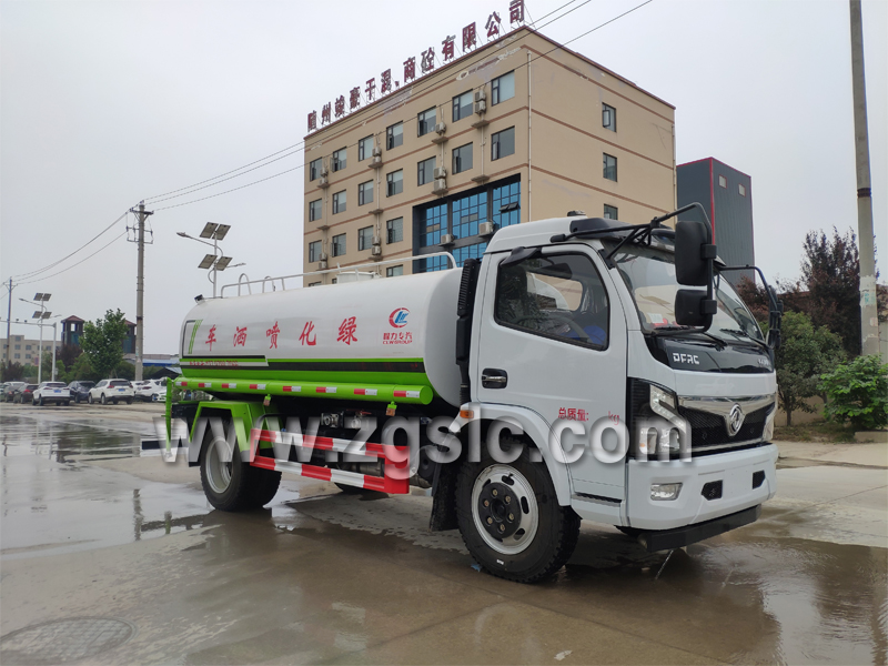 程力集團東風福瑞卡多功能綠化灑水車.jpg