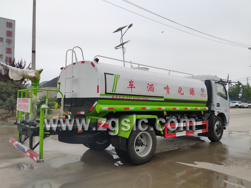 程力集團東風福瑞卡多功能綠化灑水車.jpg